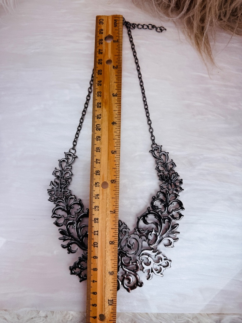 Gorgeous gunmetal tone, filigree, weighted costume statement necklace - Picture 6 of 6